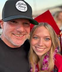 Shane Chastain's Instagram, Twitter & Facebook