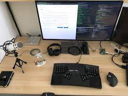 And your computer looks perfect on it. Stapelberg Uses This My 2020 Desk Setup 2020 Michael Stapelberg