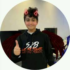 pin by on آفتآرآت مـشـآهير ๑ ๑ in 2021 fashion scary wallpaper athletic jacket