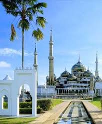 Walaupun kita sering dimomokkan yang aktiviti pelancongan di terengganu akan 'sunyi sepi' setiap kali musim tengkujuh, kenyataan itu adalah. Tempat Menarik Di Terengganu Terengganu Masjid Places To Visit