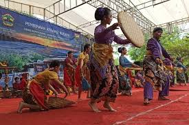 Nama dari kawasan ini mulai di kenal setelah beberapa warga menemukan ranjau peninggalan belanda yang masih aktif. Katrol Popularitas Pantai Sigandu Batang Pemprov Jateng Gelar Sendratari Semarangpos Com Wisata Semarangpos Com