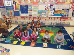 Mrs Wood S Kindergarten Class Dual Language Classroom Kindergarten Bilingual Kindergarten Bilingual Activities