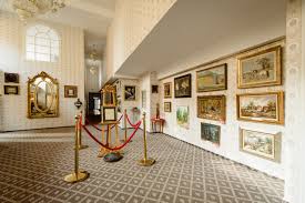 Descriere cu multe imagini, localizare, gps, contact. Mica PinacotecÄƒ Din Jassy Ateneu IaÈ™i