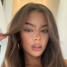 Olivia Phillips's Instagram, Twitter & Facebook