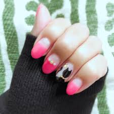 ハロウィンネイル シルエットの猫ちゃん毎年してるかも かわいい 今日はエアークローゼットのピンクのスカート履いたよ プロフにエアークローゼットの招待コードあるよ エアークローゼット ネイル ハロウィンネイル ネコネイル ファッション