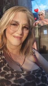 Hola aprovechando el sol felicidades para tod@s besos 💋 🌺 💋🫦🫦🌹