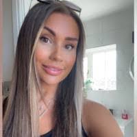 Danielle Munson's Instagram, Twitter & Facebook