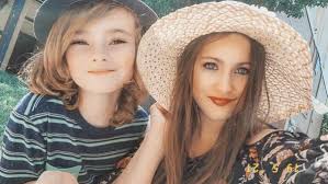 Dana Mallozzi's Instagram, Twitter & Facebook