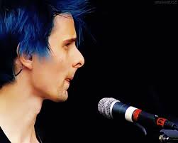 Matt bellamy is a 42 year old british singer. Https Encrypted Tbn0 Gstatic Com Images Q Tbn And9gcqtrjr1fpwx9uzhfxfdjdor6ufq Obdjbsogw Usqp Cau
