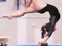 De ritmische gymnastiek, die alleen door vrouwen wordt beoefend, staat vanaf 1984 op het programma. Kngu Moet Turncoach Wevers Voordragen Als Lid Van Begeleidingsteam Olympische Spelen