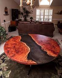 Everyone faces each other around a round table and you can make room for socializing by simply adding a leaf. Pin Auf Stol