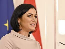 Österreich will mit dem „grünen pass bereits mitte april einen ersten schritt machen. J7kmlpxdjerzom