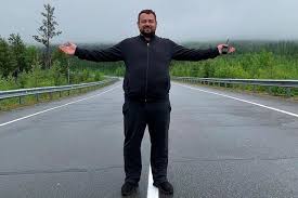 Call today to reserve a luxury car in dubai. Skandalnyj Avtobloger Erik Davidych Priehal V Blagoveshensk Amurskaya Pravda