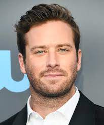 Armand douglas hammer (born august 28, 1986) is an american actor. Posle Razvoda S Zhenoj Armi Hammer Rabotal Na Strojke Mainstyles Ru