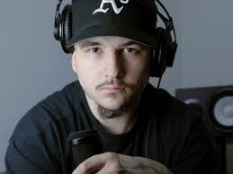 Diego Smith sweeps across Latin America with hit numbers “Fast Love” and  “COLOMBIANA”