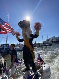 The us coast guard and the pinellas county sheriff's office marine unit responded to the scene. Upper School Students Volunteer At American Legion S Veterans Day Boat Parade Admiral Farragut Academy