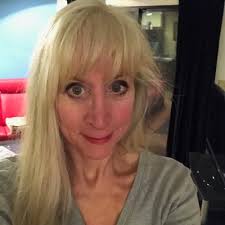 Verifique los correos que son enviados a usted por parte de la dian. Dian Hanson Thedianhanson Twitter