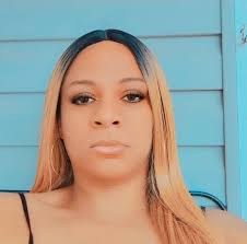 ASL performer Matt Maxey (@deafinitelydope) signed “tv off” by  @kendricklamar #AppleMusicHalftime