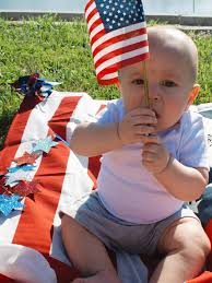 It's been a little over a year since I picked up this camera and started  Lexi Fuhrman Photography, so I would say we are well overdue for a  reintroduction! I'm Lexi Fuhrman,