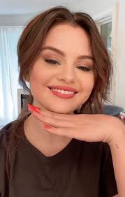 Is Selena Gomez beautiful?