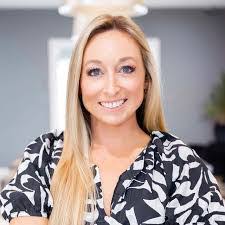 Jillian Mason's Instagram, Twitter & Facebook