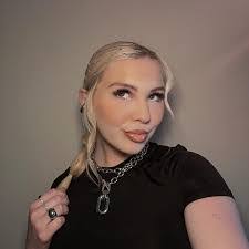 Cameron Scovell's Instagram, Twitter & Facebook