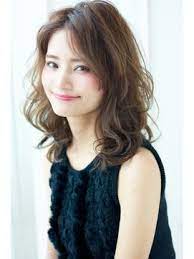 2016年夏 ゆるウェーブな前髪なし色気セミロング アッシュグレージュ alice by afloat アリスバイアフロート のヘアスタイル biglobeヘアカタログ セミロング パーマ 前髪なし ロング パーマ 前髪なし セミロング パーマ