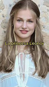 Leonor Love's Instagram, Twitter & Facebook