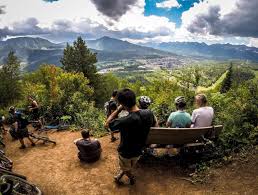 10 Tips For Group Mountain Bike Rides Mountain Bike Girls Mountain Biking Best Mountain Bikes