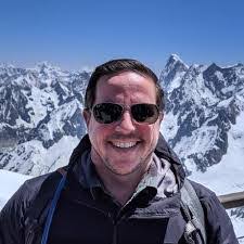 Dan Lowe's Instagram, Twitter & Facebook