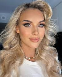 Ashley Peaches's Instagram, Twitter & Facebook