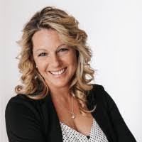 Rachael Howard's Instagram, Twitter & Facebook