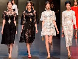 Secondo look della serata per bianca balti, da un estremo all'atro: Pizzo Eterna Femminilita