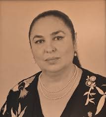 Y qué dice la Rectora Sara Ladrón de Guevara?