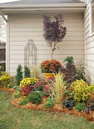 16 Simple Solutions For Small Space Landscapes Small Backyard Landscaping Front Yard Garden Design Backyard Landscaping Designs