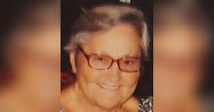 Danielle Yonan's Instagram, Twitter & Facebook