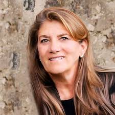 Debbie Quigley's Instagram, Twitter & Facebook