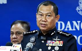 Eateries in foodie haven Singapore close as costs rise, spending falls