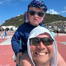 Corgi photo shoot interrupted by alien abduction humor