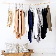 Rangements Diy 14 Idees Pour Fabriquer Un Portant A Vetements Diy Rangement Portant Vetement Bois Portant Vetement