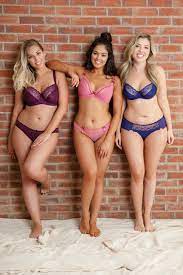 Dès lors style, haut de gamme à leurs pieds ; Les Femmes Ayant Une Grande Taille Sont Elles Les Parias De La Mode