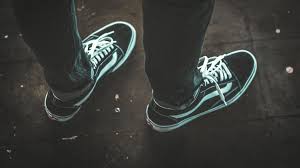 With the toe facing you, slip your shoelace through the bottom eyelet pair. How To Lace Vans The Right Way Men S Lifestyle Style Hip Hop Culture
