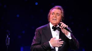 En juillet 1966, engelbert humperdinck représente l'angleterre à la coupe d'europe du tour de chant à knokke, en belgique. Alzheimer Frau Von Sanger Engelbert Humperdinck Verstorben Promiflash De
