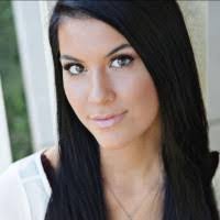 Isabelle Tate's Instagram, Twitter & Facebook