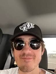 Suzanne Sturgess (@SuzanneSturgess)