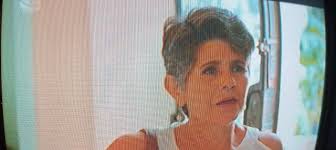 Que alegría ver este actor mas conocido por Suelta el pollo trabajando en  Tras las huellas felicidades ❤️