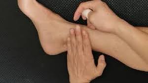 Sebelum tidur ambil sedikit minyak urut dan gosokkan dengan laju pada. Urut Sendiri Untuk Kuat Tenaga Batin Veniss Wellness