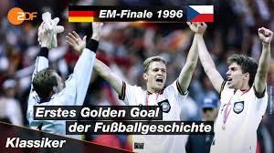 Kaum gesehene videoaufnahmen von der weltmeisterschaft 1990 in italien und der europameisterschaft 1996 in england. Fussball Klassiker Em Finale 1996 Deutschland Tschechien 2 1 Nach Golden Goal Sportextra Zdf Youtube