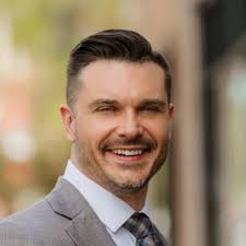 Learn about the Mentors helping entrepreneurs in our program