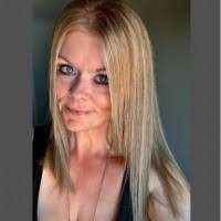 Leah Kenyon's Instagram, Twitter & Facebook